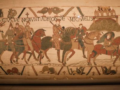 Bayeux Tapestry arrives in London after epic journey from France