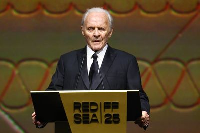 Anthony Hopkins to release classical music album at 88