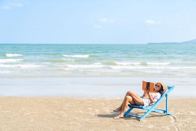 40% of Americans didn't read a book last year. These 3 are worth the exception