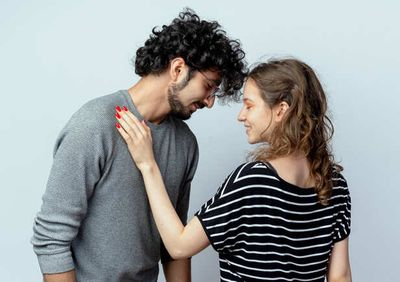 5 Secret Signs Your Crush Is Falling in Love With You