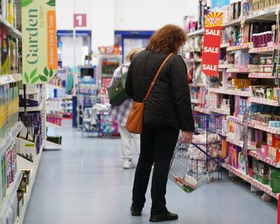 Alarm over launch of facial recognition in UK shops that instantly alerts police