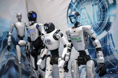 Humanoid robots ‘marry’ in Moscow with vows ‘to support one another through every update’