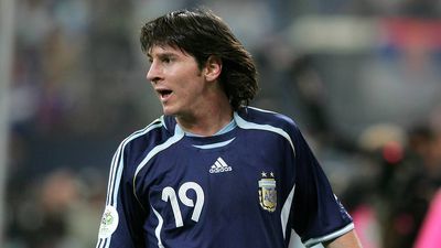 Ranking Argentina’s 10 Best Jerseys of All Time: One Iconic Shirt Wins Out