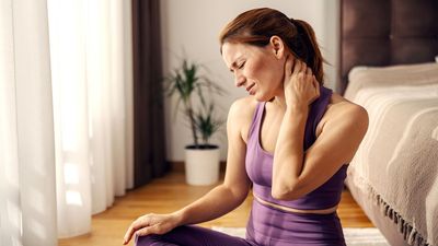 Crunches can be a pain in the neck! A physical therapist and neck pain specialist recommends three core-strengthening alternatives