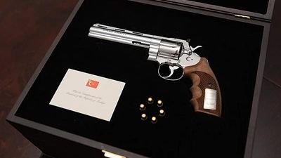 Was Erdoğan's gun gift a faux pas or an old-school diplomatic tradition?