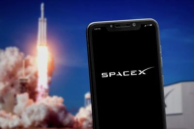 Congressman Buys SpaceX Stock After IPO: Trade Could Be Down 23% Already