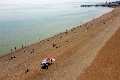 Record-breaking heatwave grips Britain as temperatures hit 35C for sixth day in 2026