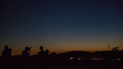 The moon, Mars and the Pleiades form a stunning lineup before dawn on July 11. Here's how to see it