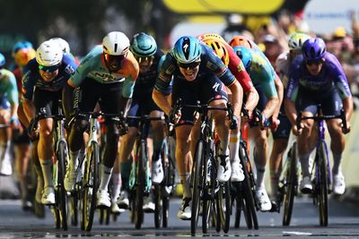 Tim Merlier takes sprinters' stage seven into Bordeaux at Tour de France with unstoppable late move