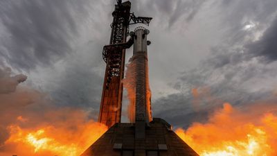 SpaceX ignites all 33 powerful engines on Starship booster ahead of Flight 13 launch (video)