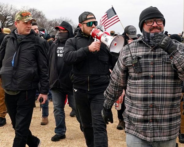 Trump-appointed judge dismisses seditious conspiracy case against Proud Boys
