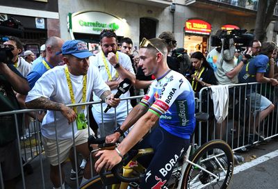 'I always love watching the sprints' - Caleb Ewan analyses the Tour de France sprint in Bordeaux