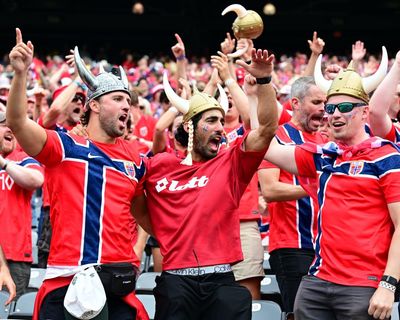 World Cup 2026: Norway v England buildup; Kane’s round of golf with Trump – as it happened