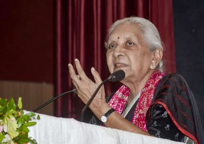 UP Governor Anandiben Patel tells women to become 'expert mothers' before IAS officers or teachers; says career success should not come at the cost of family responsibilities. Watch