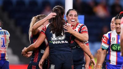 Roosters hold off Knights in clash of NRLW heavyweights