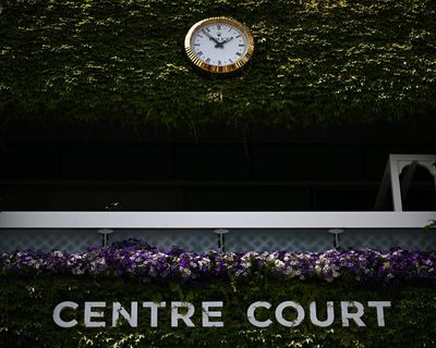 Linda Noskova resists Karolina Muchova fightback to win wild Wimbledon final – as it happened