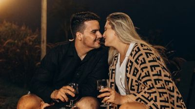 Woman reconnects with old friend, they kiss and he admits his attraction. Then she checks her Facebook account: ‘I feel disgusted with myself’