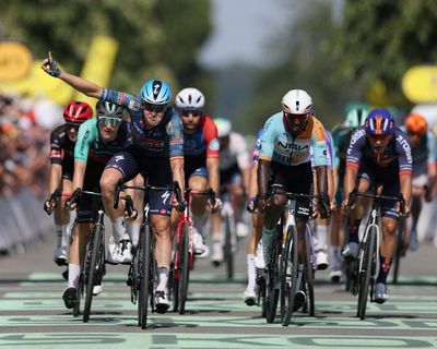 Heatwave forces Tour de France organisers to shorten Sunday’s stage nine