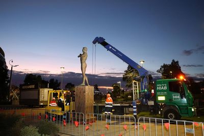 Take a stand on racism or send a message against violence: what should happen to the Nicky Winmar statue?