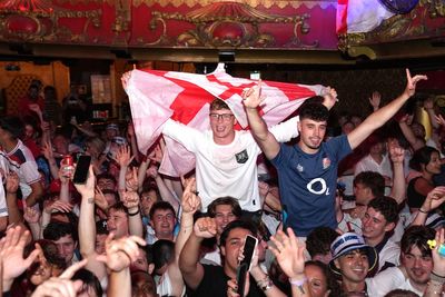 William congratulates England on ‘top performance’ as fans celebrate 2-1 victory