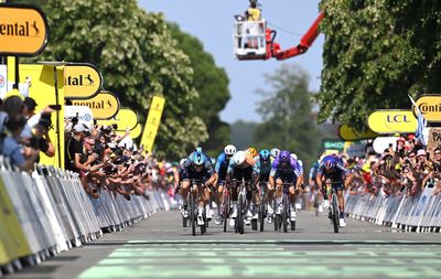 'It's clear that he hesitated after not winning yesterday' – Alpecin say no need for panic yet at Tour de France despite another sprint loss for Jasper Philipsen