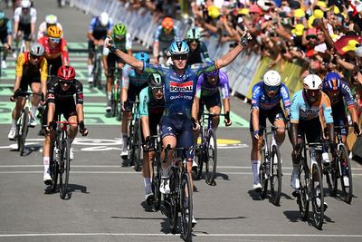Søren Wærenskjold slams Biniam Girmay for Tour de France sprint intimidation