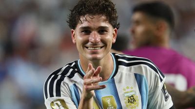 Argentina struggle past Switzerland to set up semi-final showdown with England