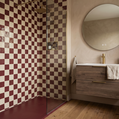 Shower trays have been given the retro treatment — these paint colour-matched shower trays are changing the game when it comes to 70s style bathroom schemes