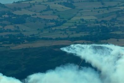 Conwy Wildfire Blankets Town in Smoke as Residents Warned Over Breathing Problems