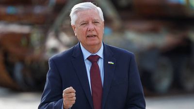 What happened in Lindsey Graham's final hours? Trump call, Ukraine trip, cardiac emergency and sudden death at 71