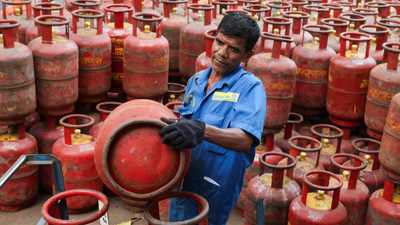 Oil firms eye wider rollout of lightweight 10-kg LPG cylinders for commercial users