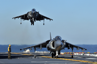 US Strikes Iran After Strait of Hormuz Ship Attacks as Brent Nears $76 and Tanker Traffic Slows