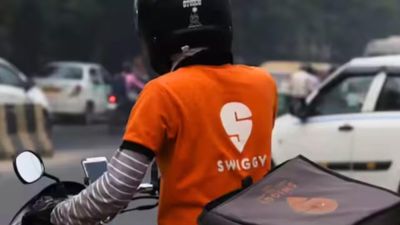 Swiggy shares slide over 2% after FSSAI issues 9 notices over consumer complaints