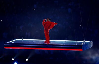 Rihanna jokes 'I'm rusty' as she returns to the stage with Jay-Z