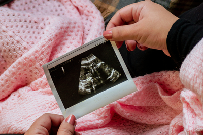 Teen Births Plunge 73% As US Women In Their 40s Overtake Teenagers Having Babies For The First Time