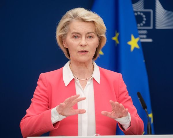 Ursula von der Leyen pledges EU-wide social media ban for children