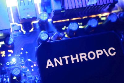 Y Combinator's Tom Blomfield joins Anthropic's compute team