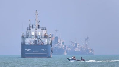 Trump reimposes US blockade and demands 20% Hormuz shipping fee