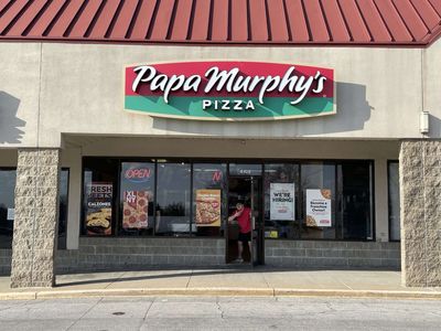 This beloved US pizza chain is shutting up to 50 restaurants after losing millions and more closures could follow