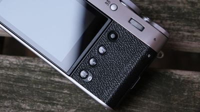 Cult compact cameras make up 40% of Japan's Top 10 sales chart as Sony's newest flagship fails to get to No.1