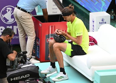Wimbledon Finalist, Alexander Zverev, Battles Medical Equipment Inaccuracies in Warm-Up Match