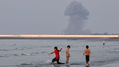 US launches strikes on Iran for third straight night as Trump says deal still 'possible'