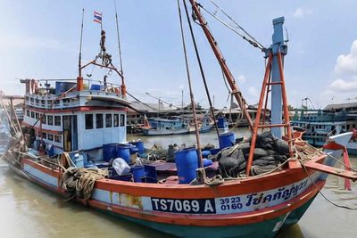 Fishing boat missing, speedboat sinks, in Trat