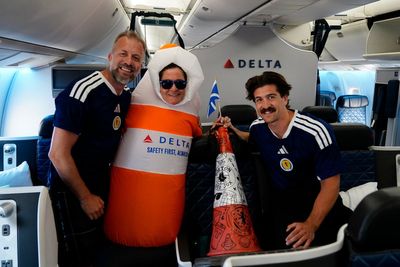 Traffic cone flies first class to Boston as symbol of Scotland’s friendship