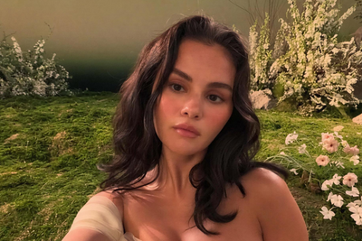 Selena Gomez Allegedly 'Allowed to Have a Phone' at Taylor Swift's Wedding, Sparking Special Treatment Debate