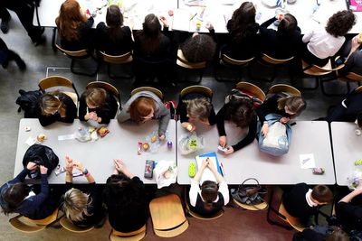 Flagship Tory council to cut universal free school meals for children in London