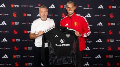 Man Utd Confirm Surprise Signing That Paves Way for More Departures