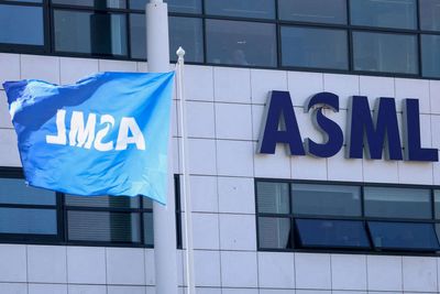 Chip toolmaker ASML expected to shine light on capacity and China challenges