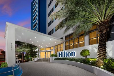 Hilton Hotels that are closest in proximity to World Cup stadiums