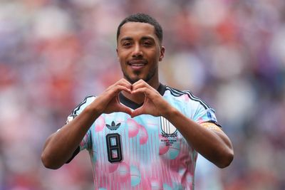 Manchester United complete signing of Youri Tielemans as midfield rebuild ramps up